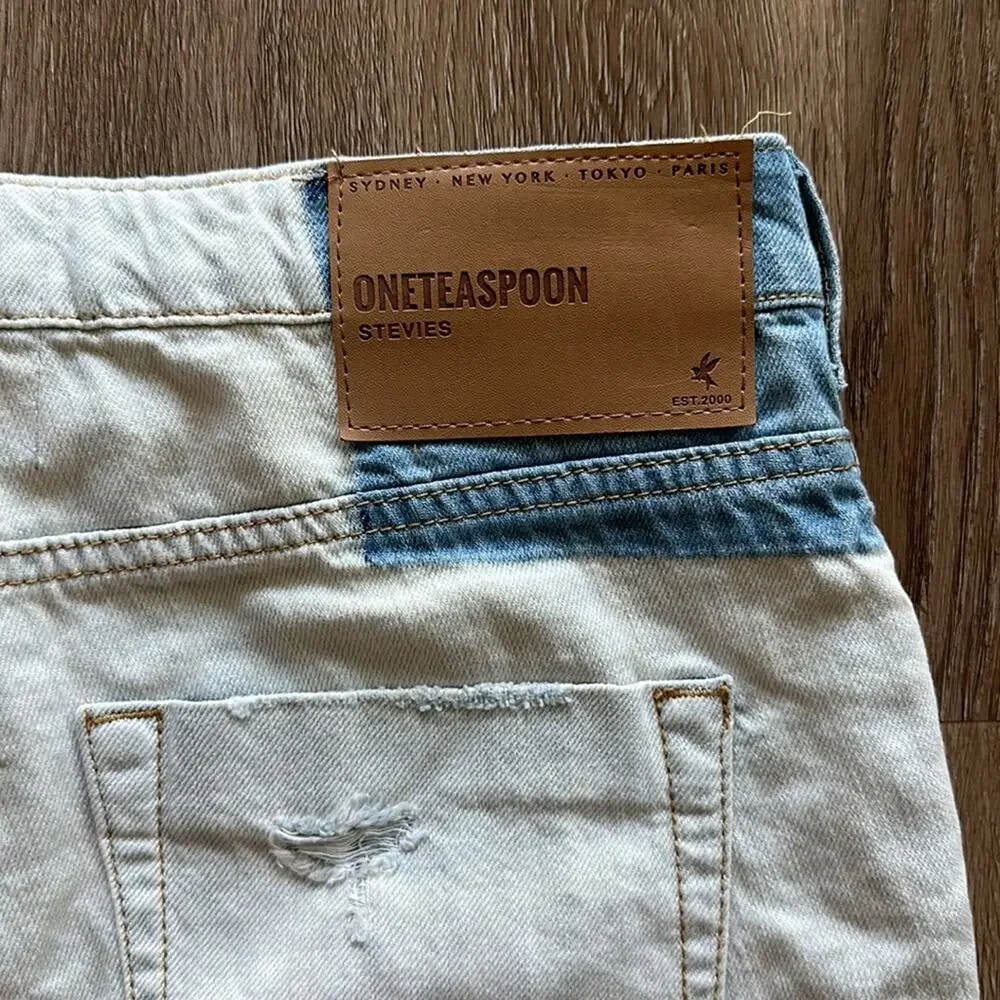 One Teaspoon Stevies Boyfriend Denim Shorts Light Wash Size 26 Distressed Cotton